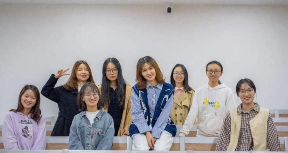 中国地大女神寝室，八位美女全部保研，颜值更是令男生“心动”