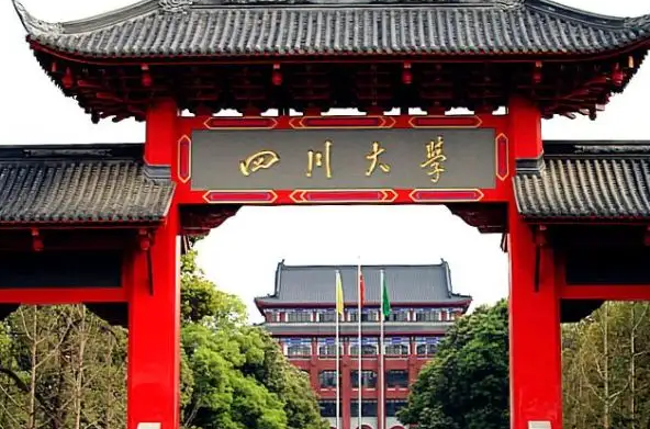 55岁大爷成“高考网红”，一心想考上四川大学，屡败屡战精神可嘉