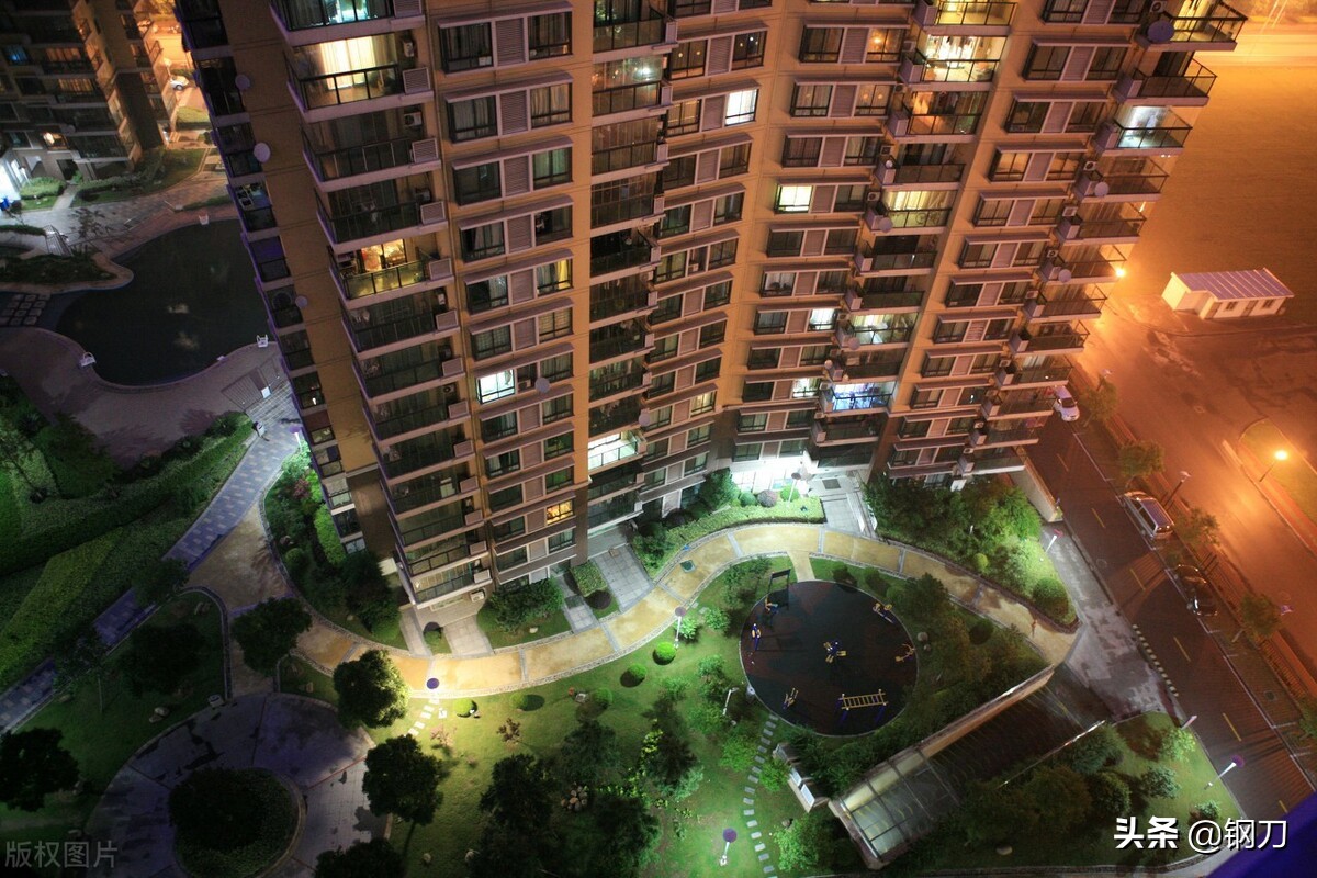 谨慎出台房地产刺激政策，防止房价暴涨