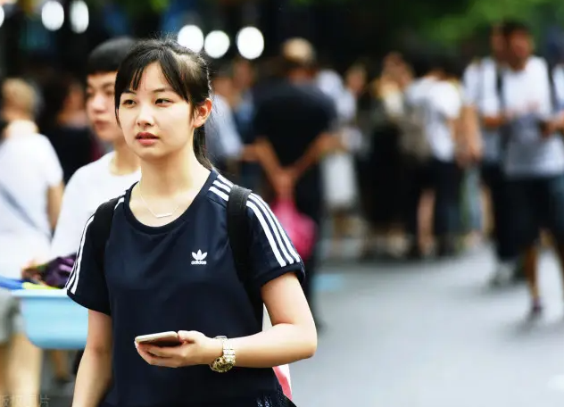 “坑惨”应届生的5个专业，就业率垫底，985大学也拯救不了