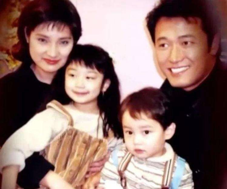 娱乐圈难得的六个好男人：长着一张多情的脸，一生却只钟情于一人