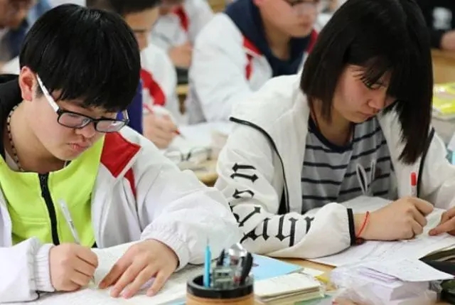 高三2月联考分数线出炉，接下来学生怎么做，才能稳步提升成绩？