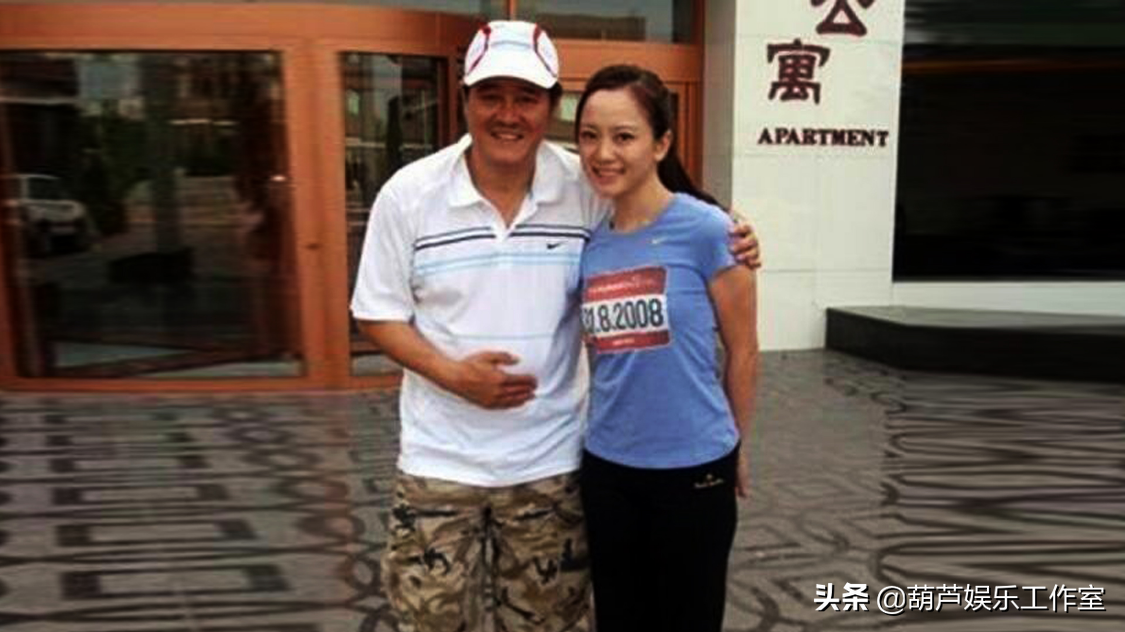 “赵本山最美女徒弟”网络发文，曾是新加坡选美冠军