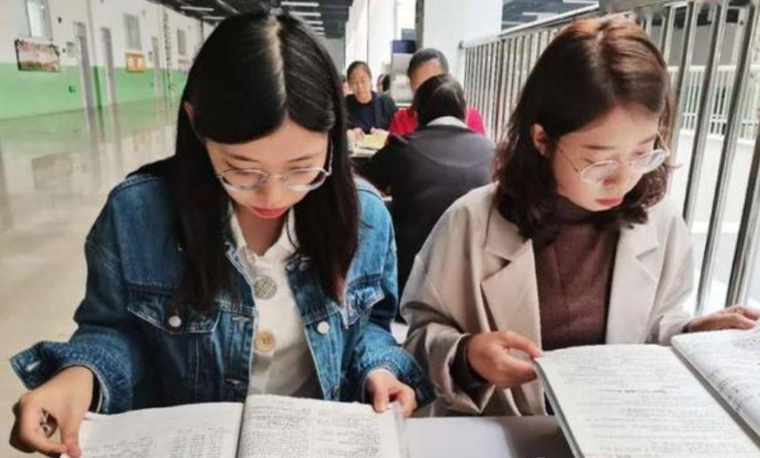 教资考试将“重大调整”，一类学历可能失去考试资格，学生emo了