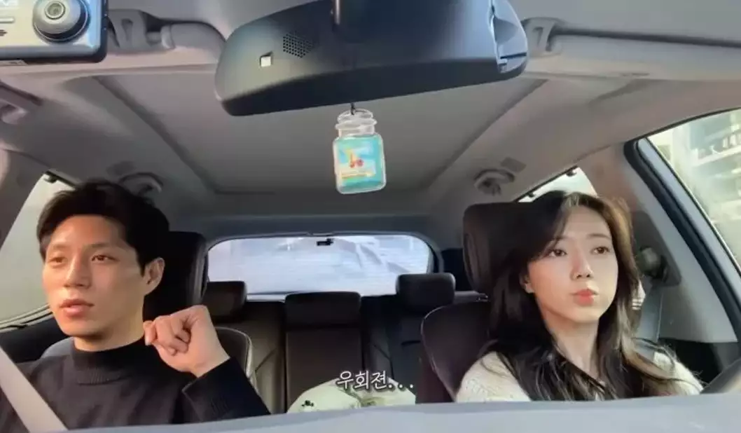 《换乘恋爱》普玹开车各种粗线条,珉在一旁绝不动怒