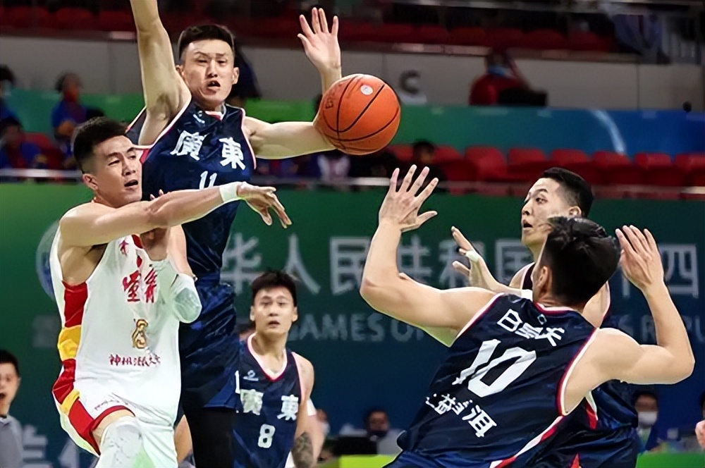 为什么nba小阵容(杜锋为何带“3大7小”奇阵，三个细节解读，一点是重中之重)