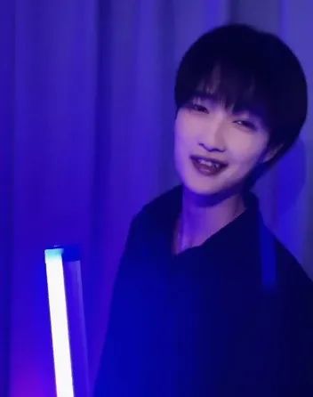 被抵制成这样，还不退圈？