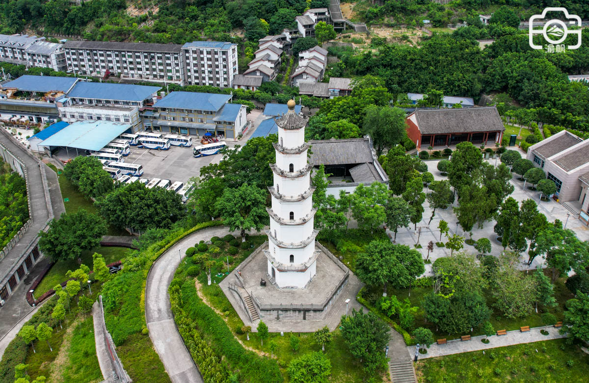 奉节耀奎塔，建成后当地连中五名进士，是川江航运的安全塔