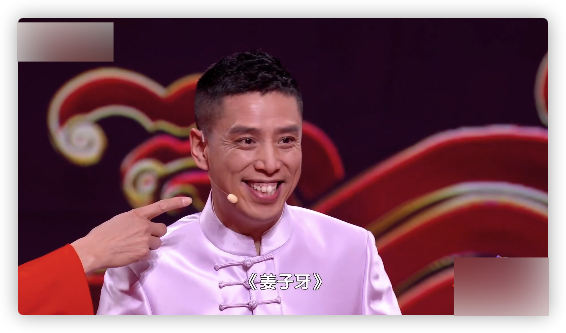 卫视春晚亮点：冯巩秀谐音梗，张杰谢娜对唱，关晓彤王鸥同台走秀