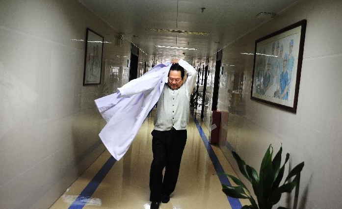 良医徐克成：66岁患癌又救近万癌症患者，被央视誉为“癌症克星”