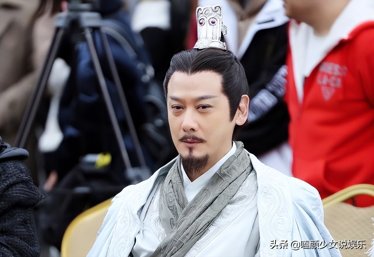 隐藏在古偶里演糟老头的6位男星，年轻20岁，个个都是古装美男