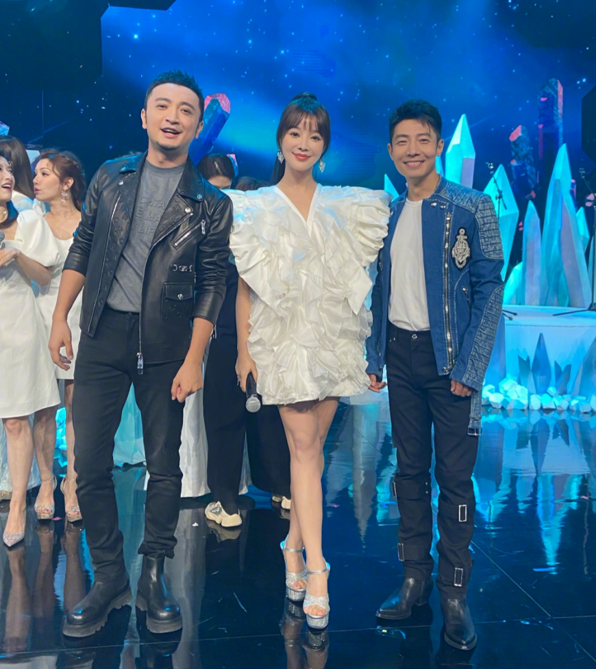 胡蝶：嫁导演陆川7年生2娃，独自产检、长期分居，却过得很幸福