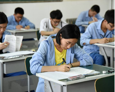高考答题卡为何必须用2B铅笔？阅卷老师来告诉你，和成绩密切相关
