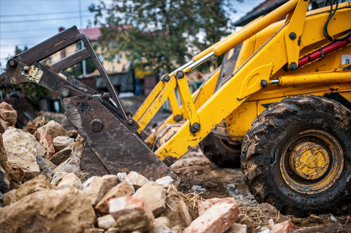 拆迁找律师多少钱（强拆行为确认违法）