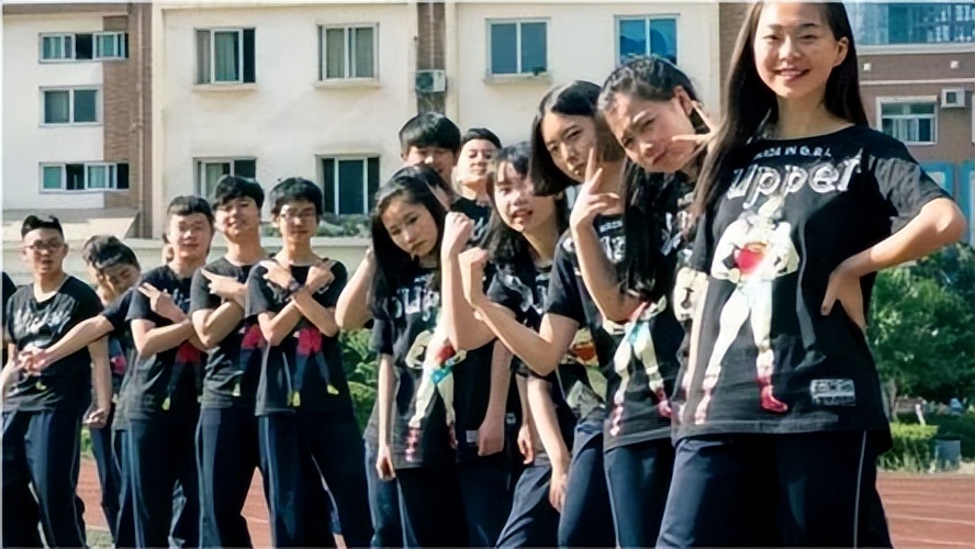 中考作文押题预测：毕业照+写作指导+优秀作文+名师点评