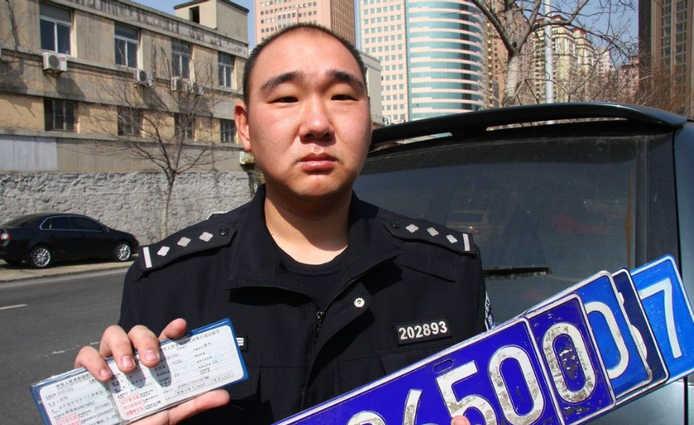 “我爸是大官”韩方奕：当街打死警察，被判死缓不到7年成功减刑