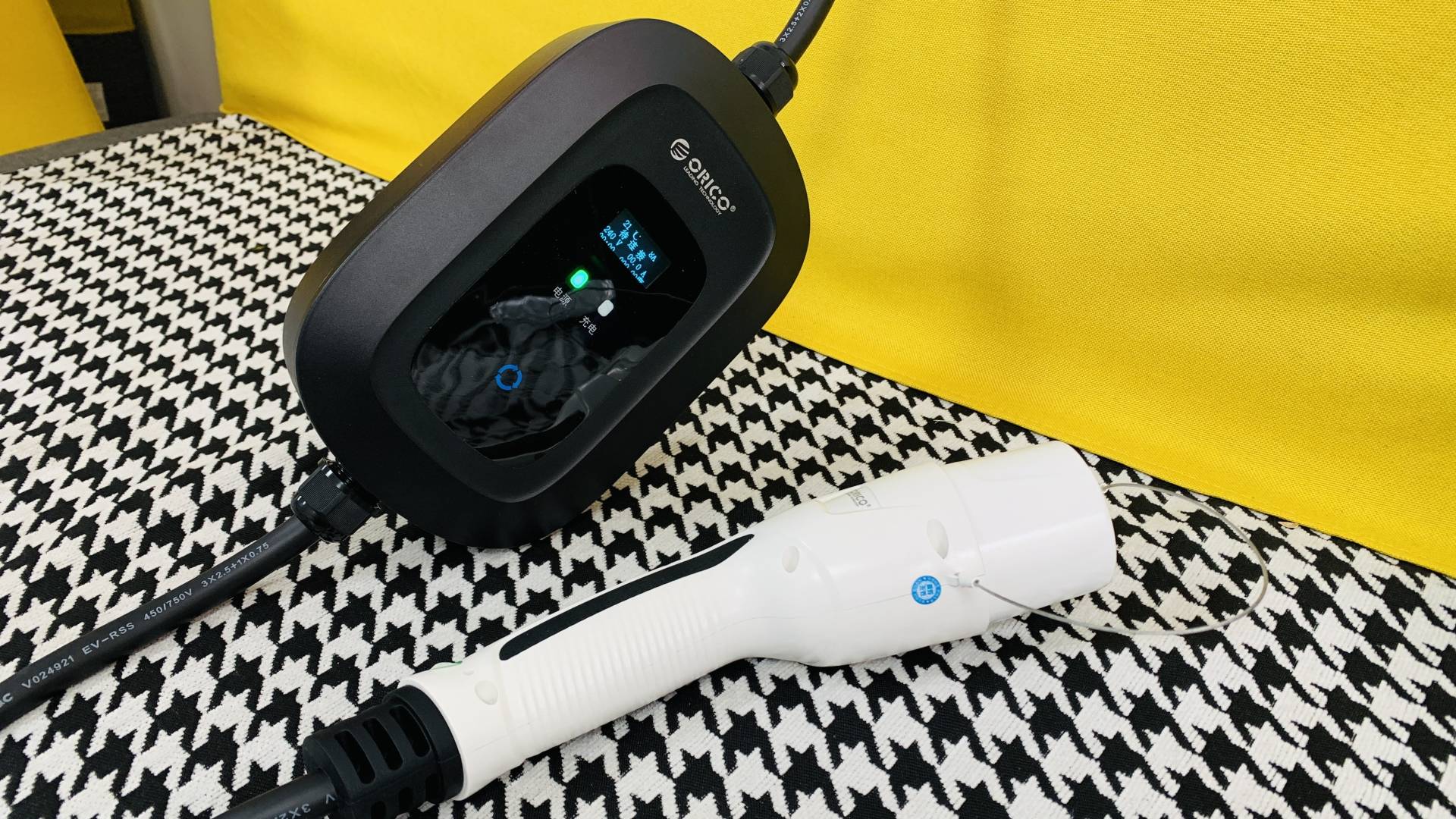 一款适配度极高的新能源随车充—ORICO/奥睿科M416充电枪