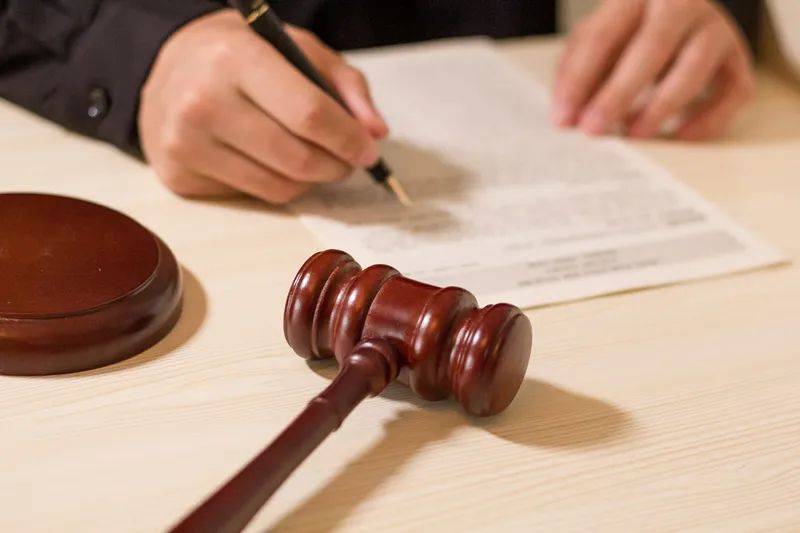 成都律师事务所：逾期提交的证据，法院能否采信？