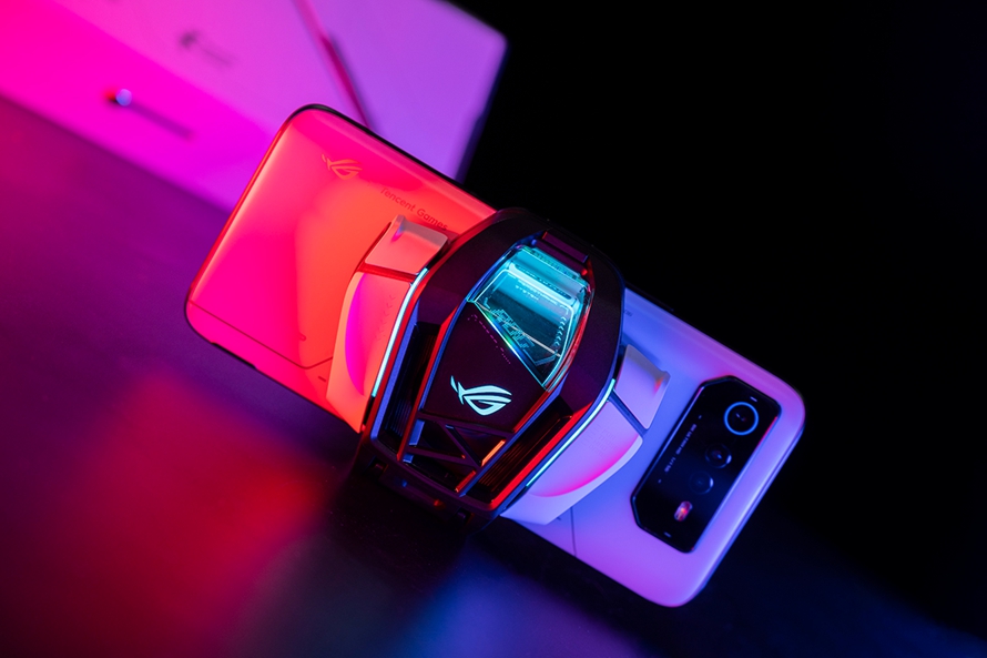 腾讯ROG游戏手机6 Pro首发评测，搭载骁龙8+处理器，驯龙成功