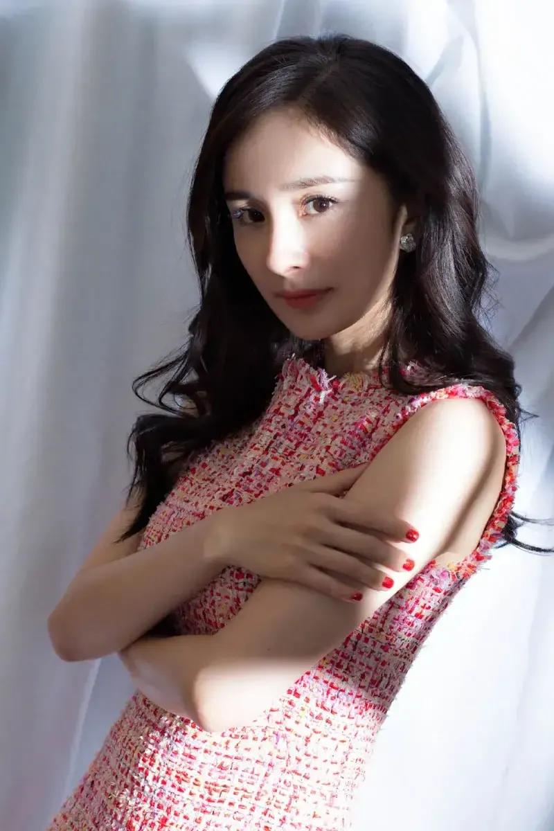 嗨周末快乐杨幂美图49