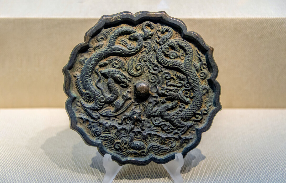 唐代铜镜值多少钱(铜镜历史故事) - 价格百科