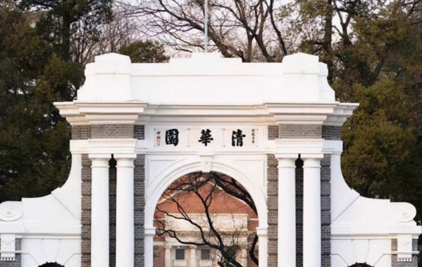 国内百强大学排名更新，清华不负众望稳居第一，浙大无缘前五