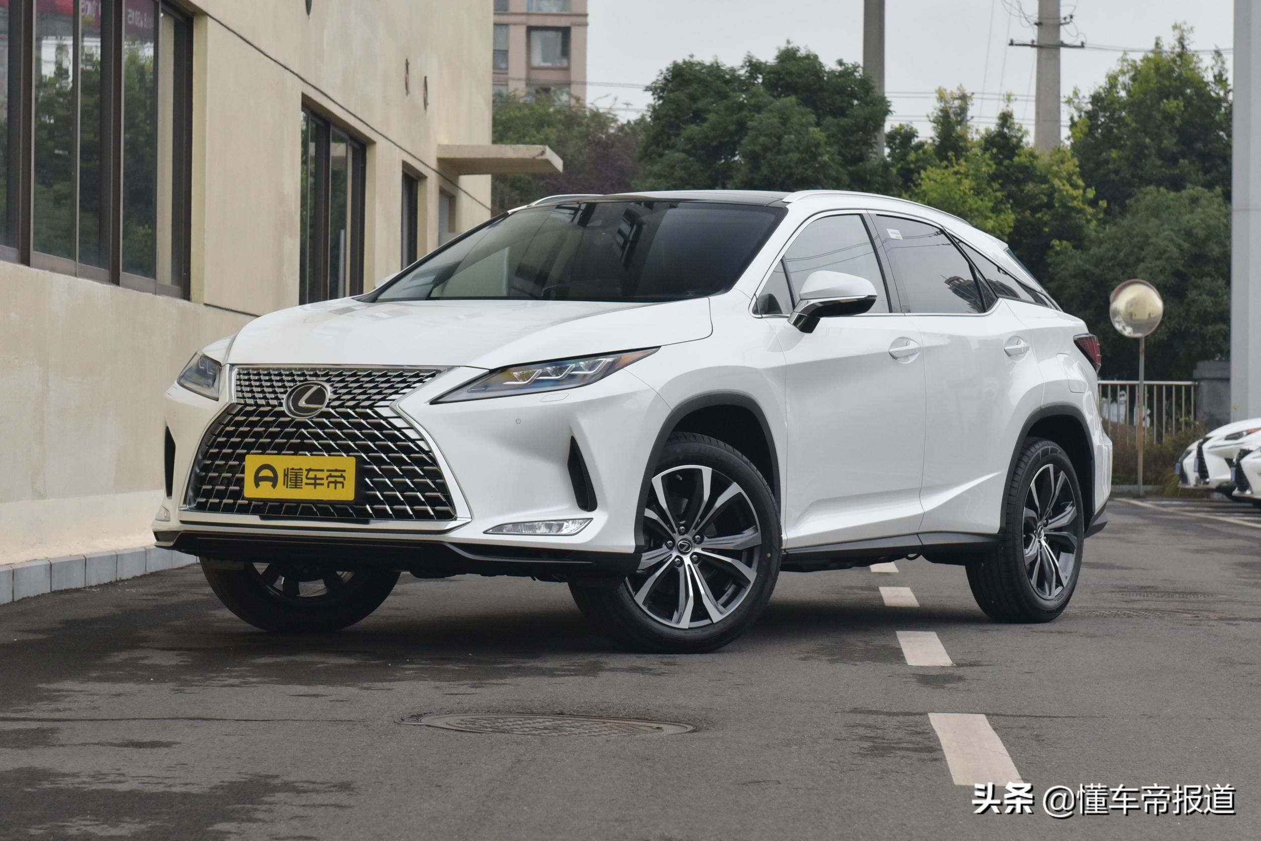 数读 | 豪华品牌上险量Top 15：宝马首度登顶，雷克萨斯光环不再？