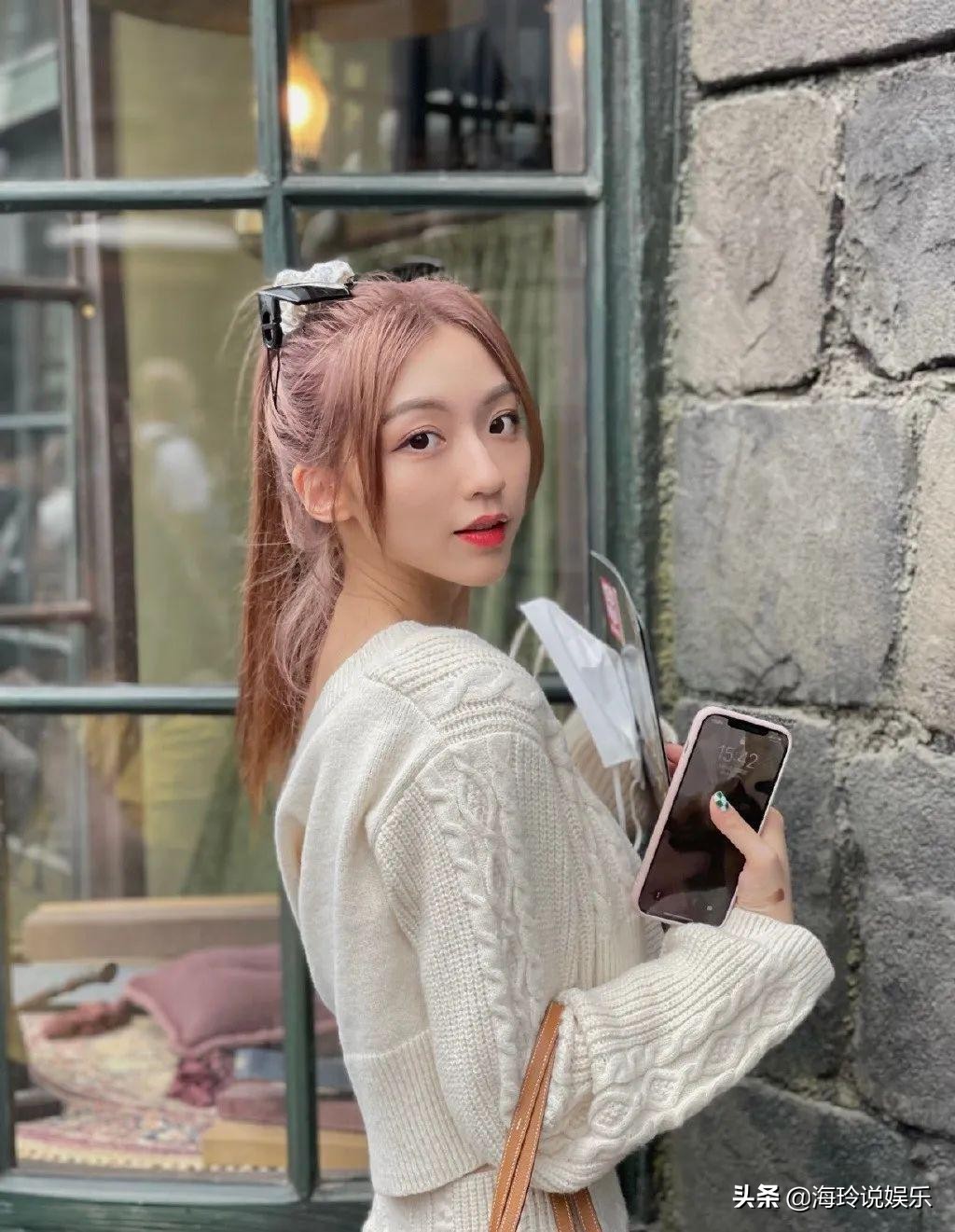 天云，美貌与智慧并存的KPL美女解说员