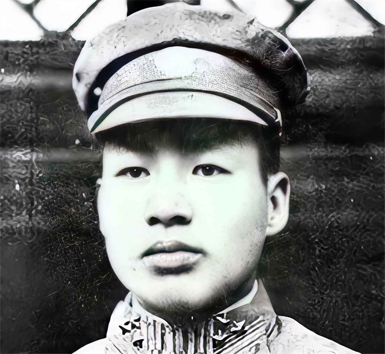 1935年,如果将泸定桥炸毁,红军可能全军覆没,刘文辉为何没炸?
