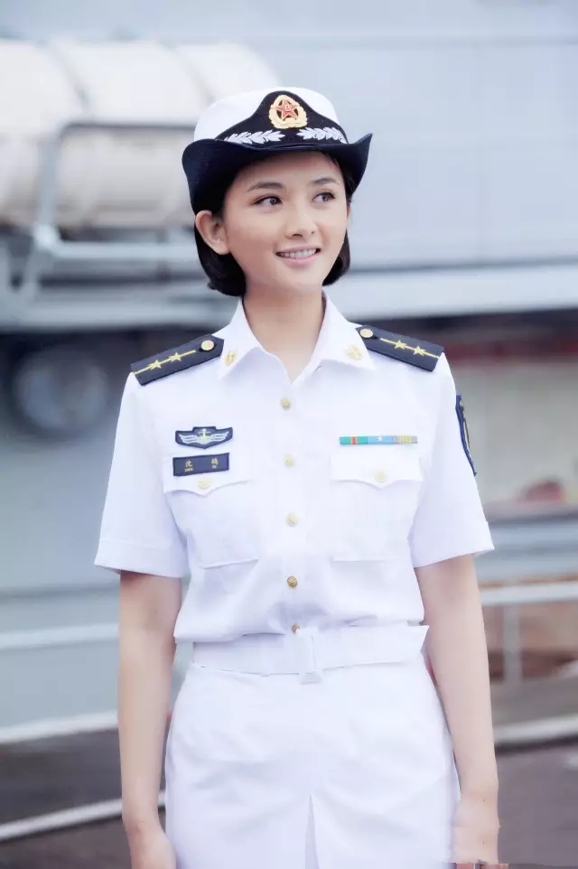 国内最早歌舞组合主唱，出演《火蓝刀锋》走红，百变多面个性女神