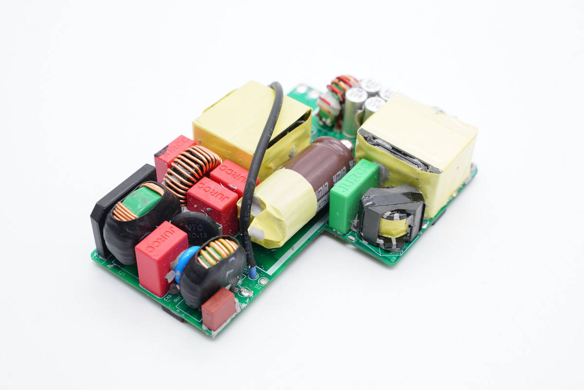 美浦森推出230W碳化硅+氮化镓LLC电源方案