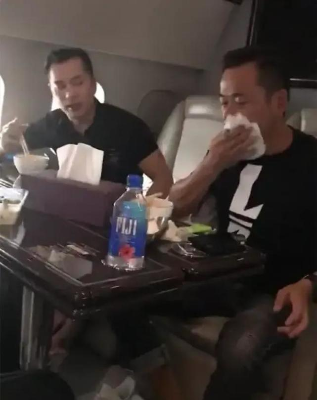 以泪洗面不吃不喝？从李承铉到陈荣炼，安以轩看不准男人？