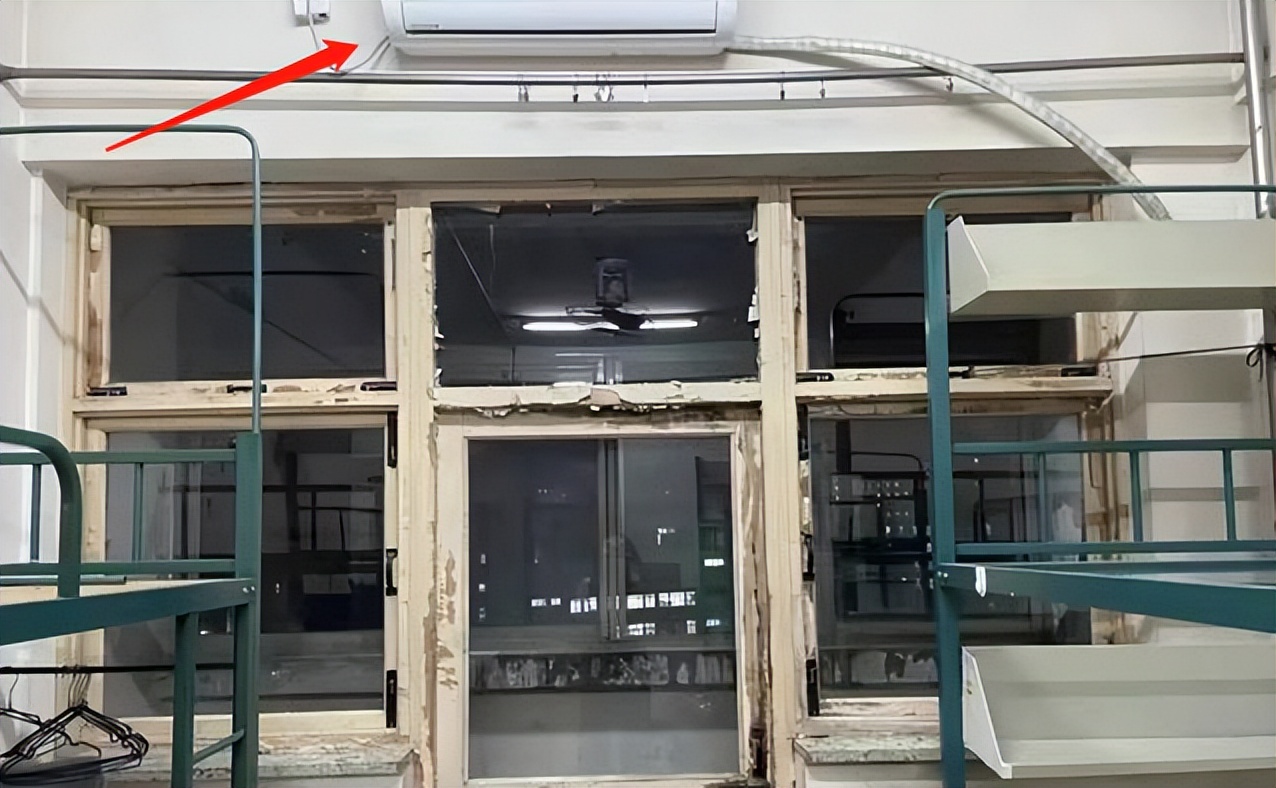 为迎接22届硕士新生，各大高校晒出宿舍环境，仿佛还在贫困线挣扎