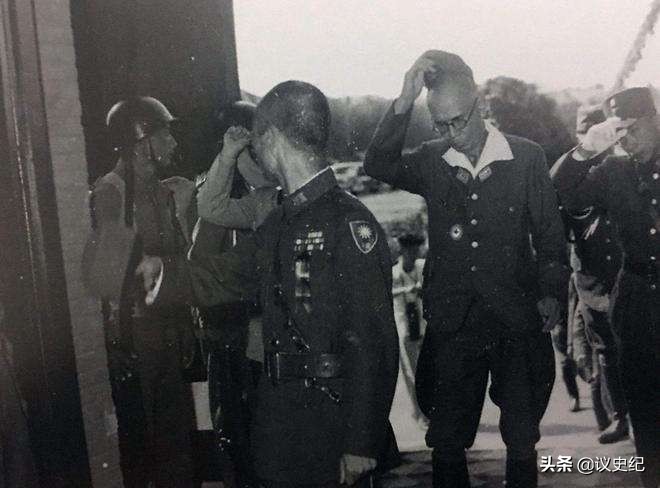 他是中国律师，为冈村宁次无罪辩护，晚年家破人亡无人照顾