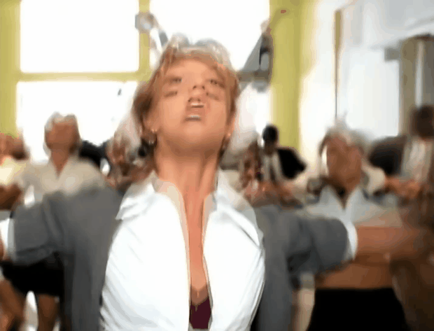 40岁歌坛天后官宣流产，3亿网友现场落泪：上帝对她好点吧