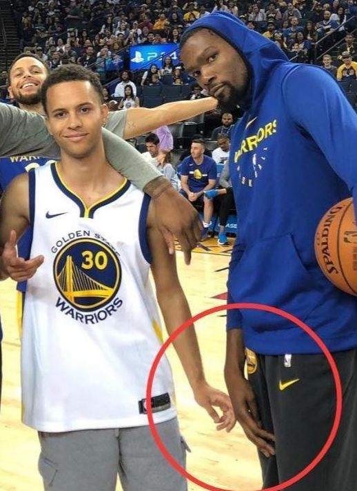 为什么nba球员身材比例好(NBA球星身材有多夸张？姚明让犀牛变大狗 奥尼尔让车手似手办)