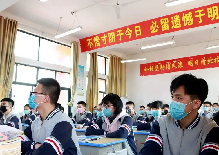 河南实力强悍的专科院校，适合中等生备选，不读本科也有好出路