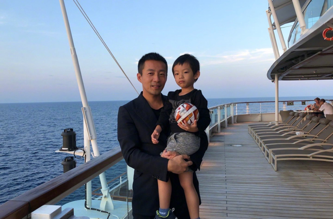 汪小菲深夜想女儿好伤感，分隔两地见面难，7岁小玥儿长相随爸爸