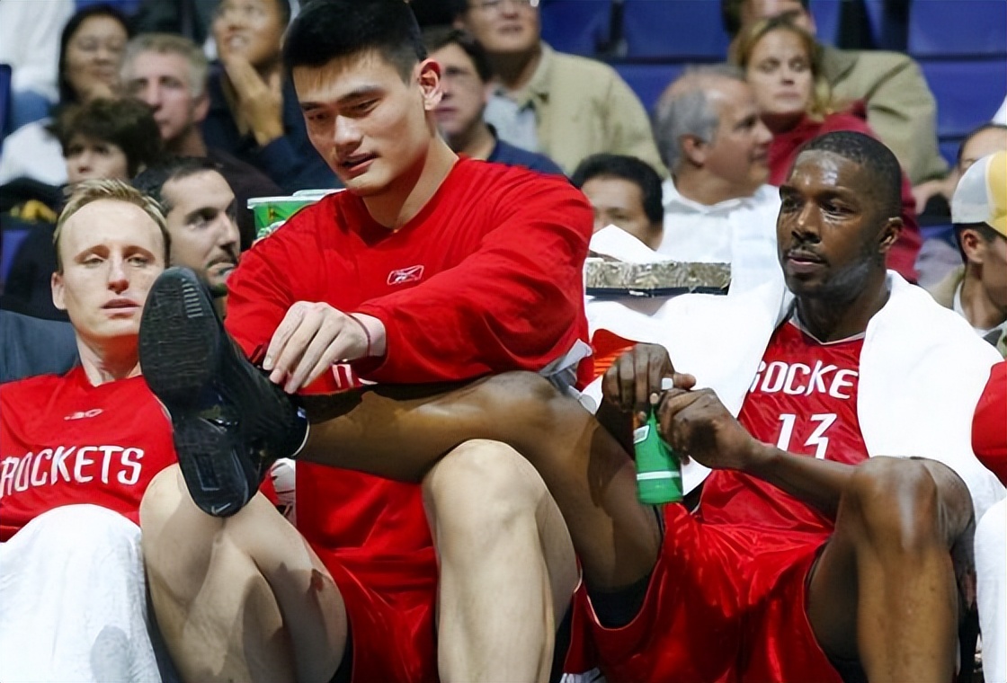 为什么nba放弃最后一攻(不能跟拉拉队恋爱，禁止穿69号球衣，NBA这些潜规则真奇葩)