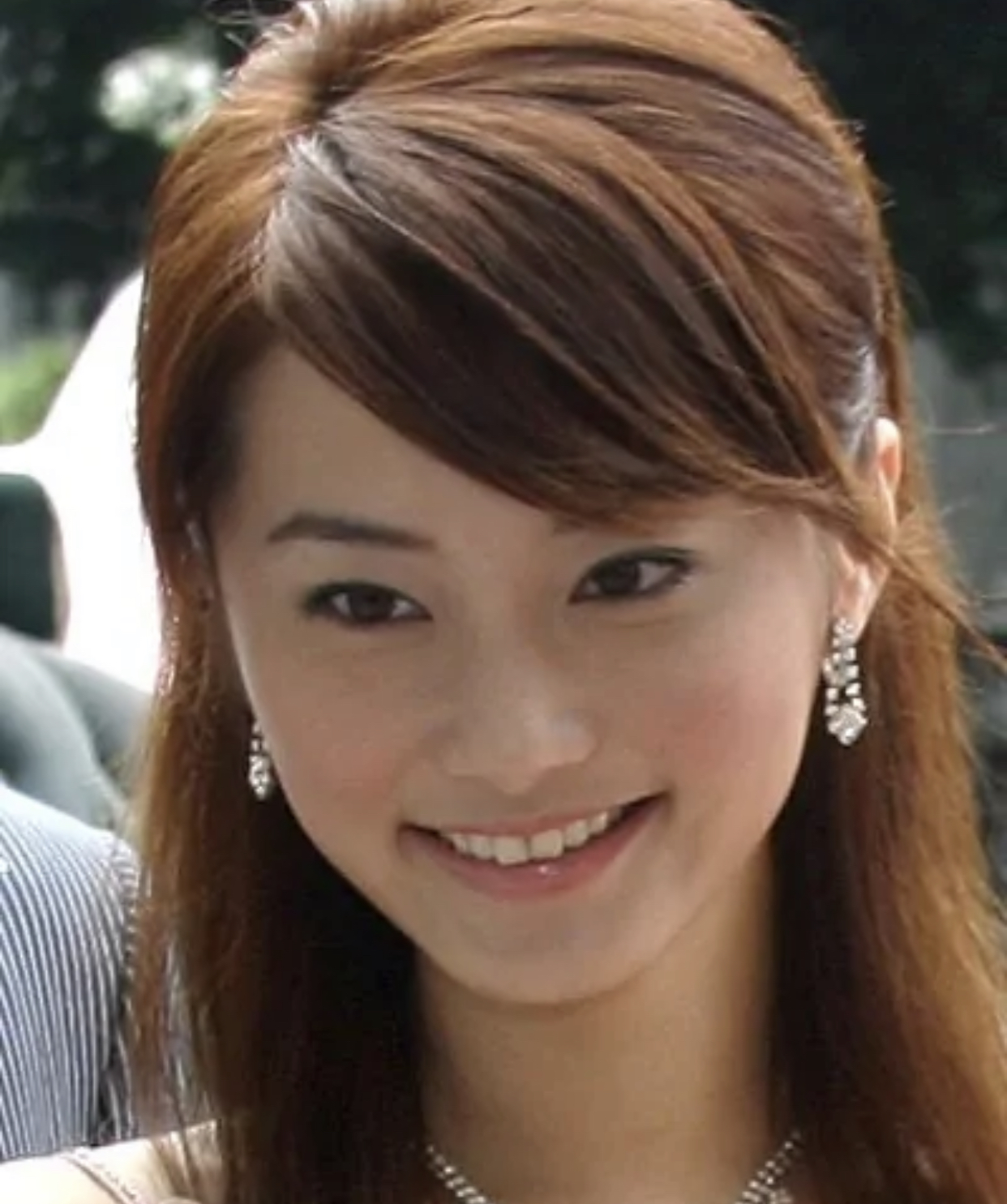 新剧遭换角、高龄拼四胎、肚皮都是针眼...女星怀孕各有各的心酸