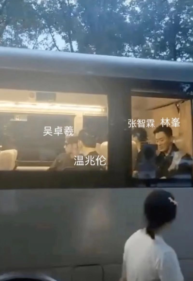 披哥2初舞台录制！32位哥哥分组曝光！披哥2仅仅选曲秒杀浪姐3？