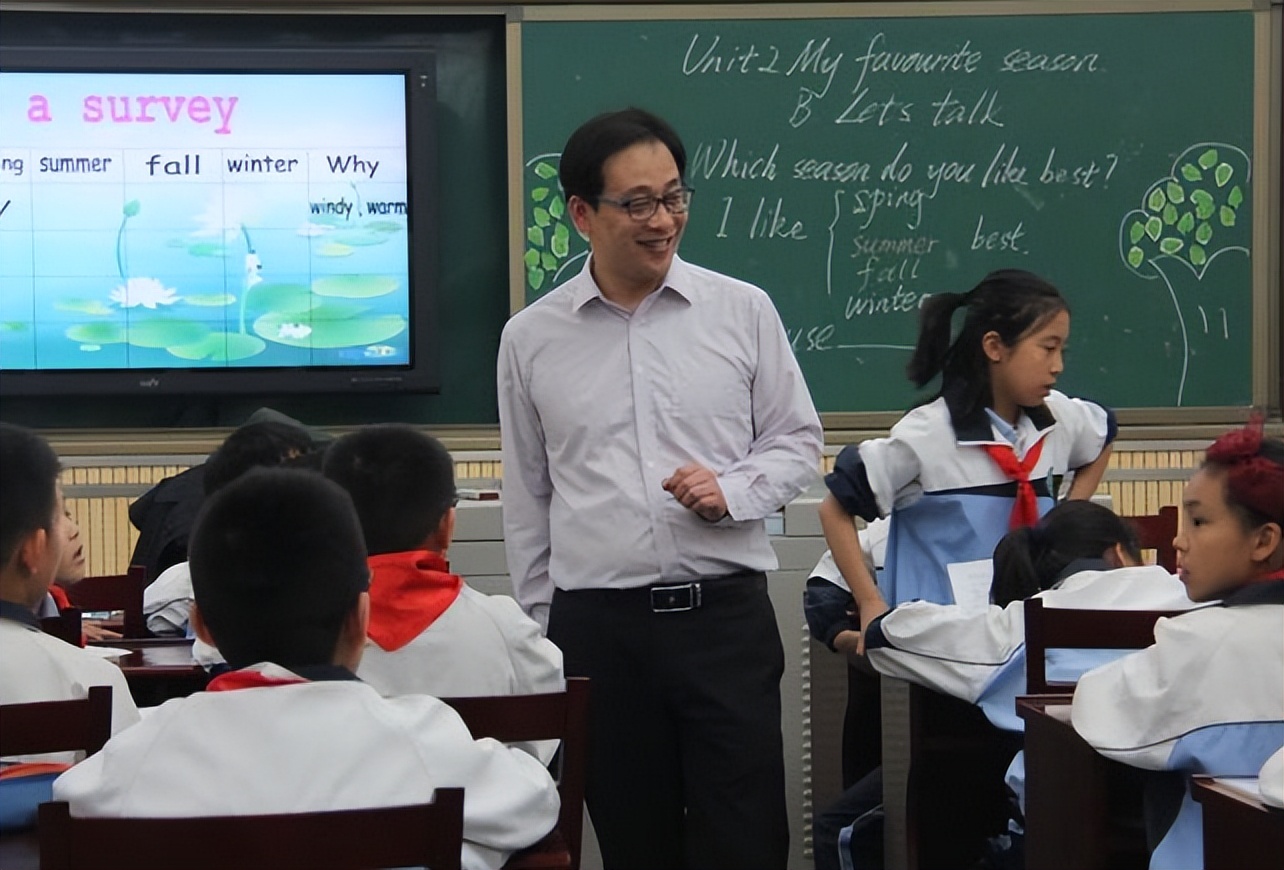 大学老师薪资（上海985高校副教授工资单走红）