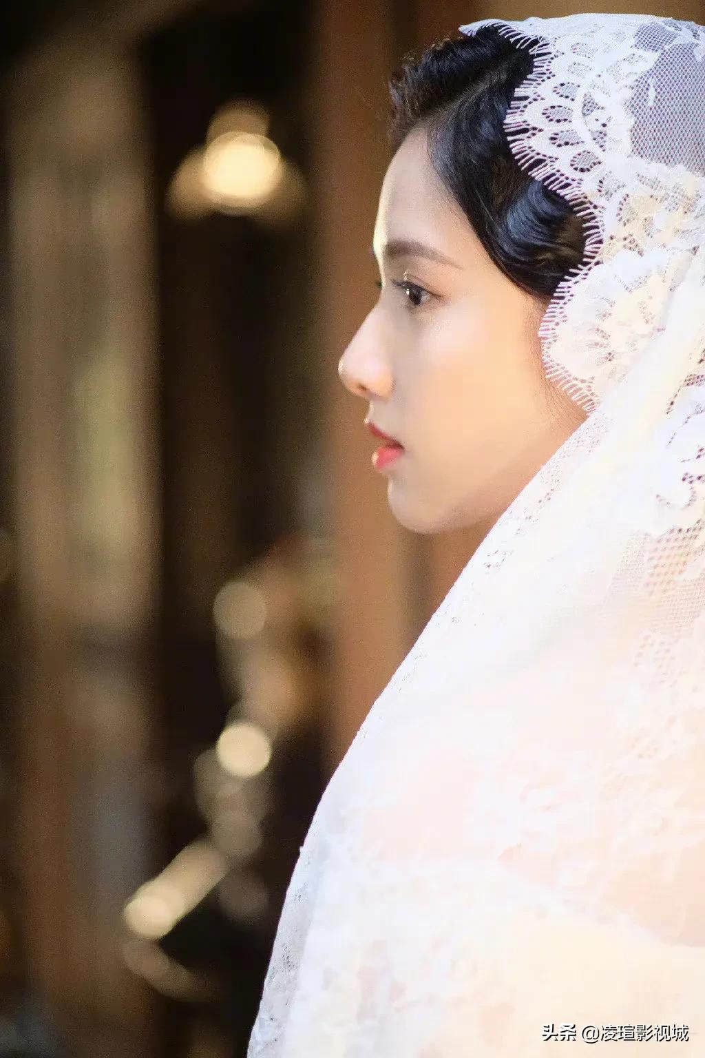 明星壁纸图片分享：张婧仪（1）