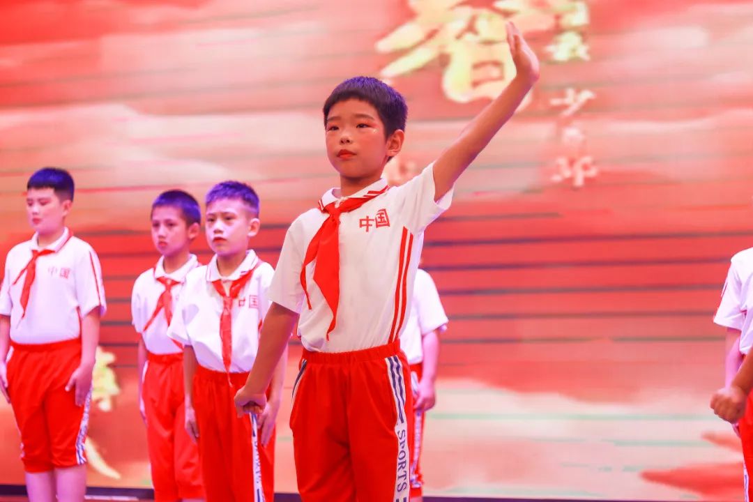 华阳实验小学举行“童星耀五月·艺术绽花开”群舞比赛（续）