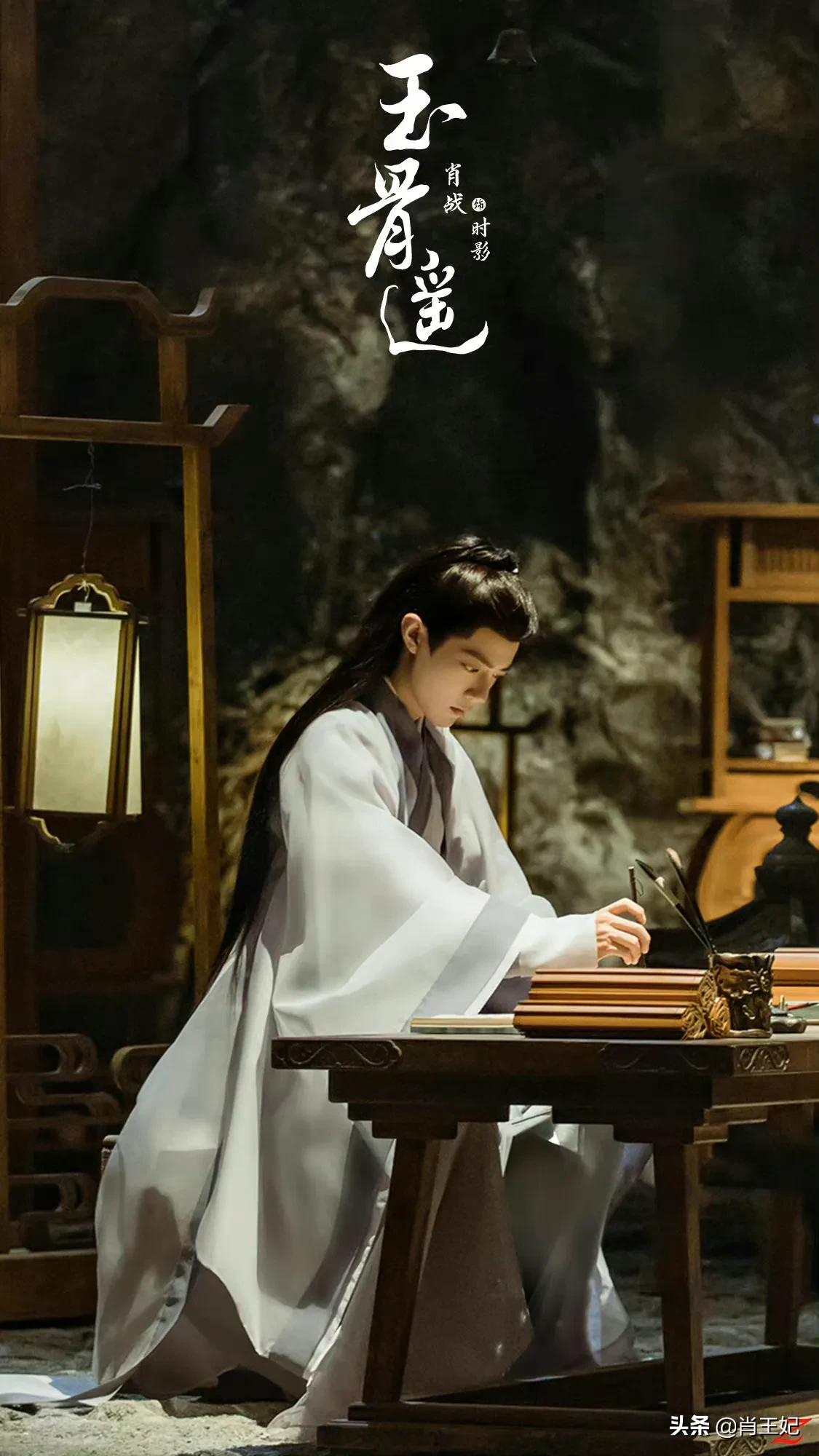 桃桃的一组生图,肖战的眼睛真好看,灵气逼人鲜花与少年绝配