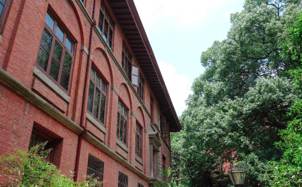 2021全国高校满意度排行，清华稳居第一，中国农大挤进前五