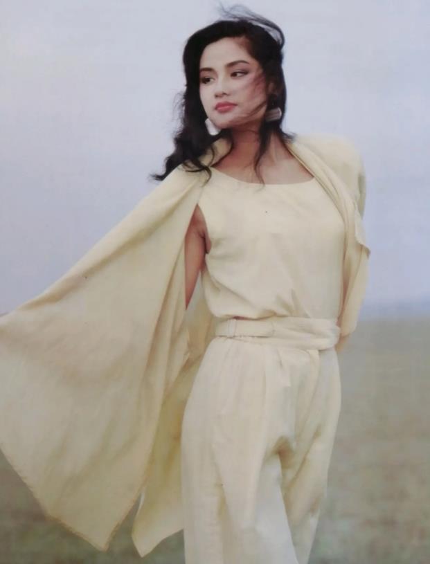 8位挂历女神：巩俐华贵、周迅灵动、瞿颖最奔放，谁是你心中第一