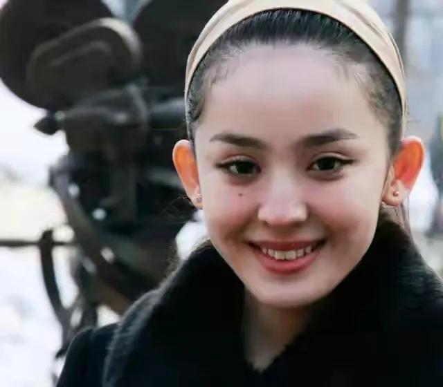 新疆四美之一，明媚美女古力娜扎的黑红成名史