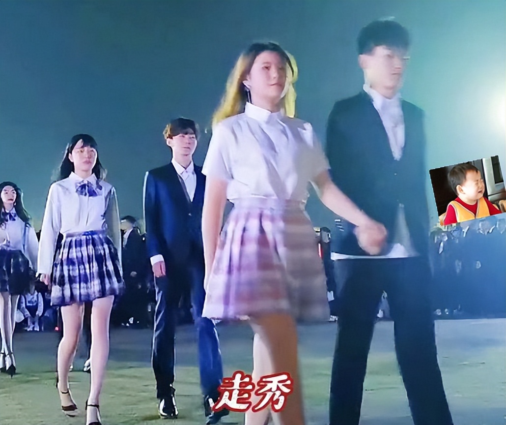 大学生封校后的生活，一个个开始秀花样，网友：像极了退休的生活