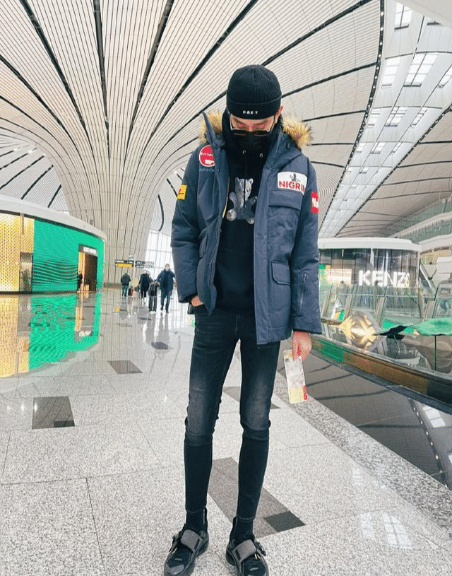 身高超185cm的男明星真实形象揭秘：高挑身材与气质魅力